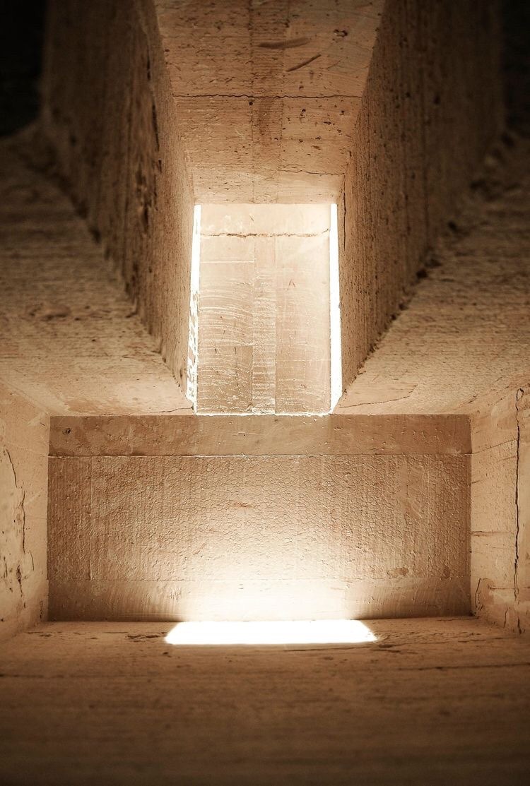 Archillect ID 370556