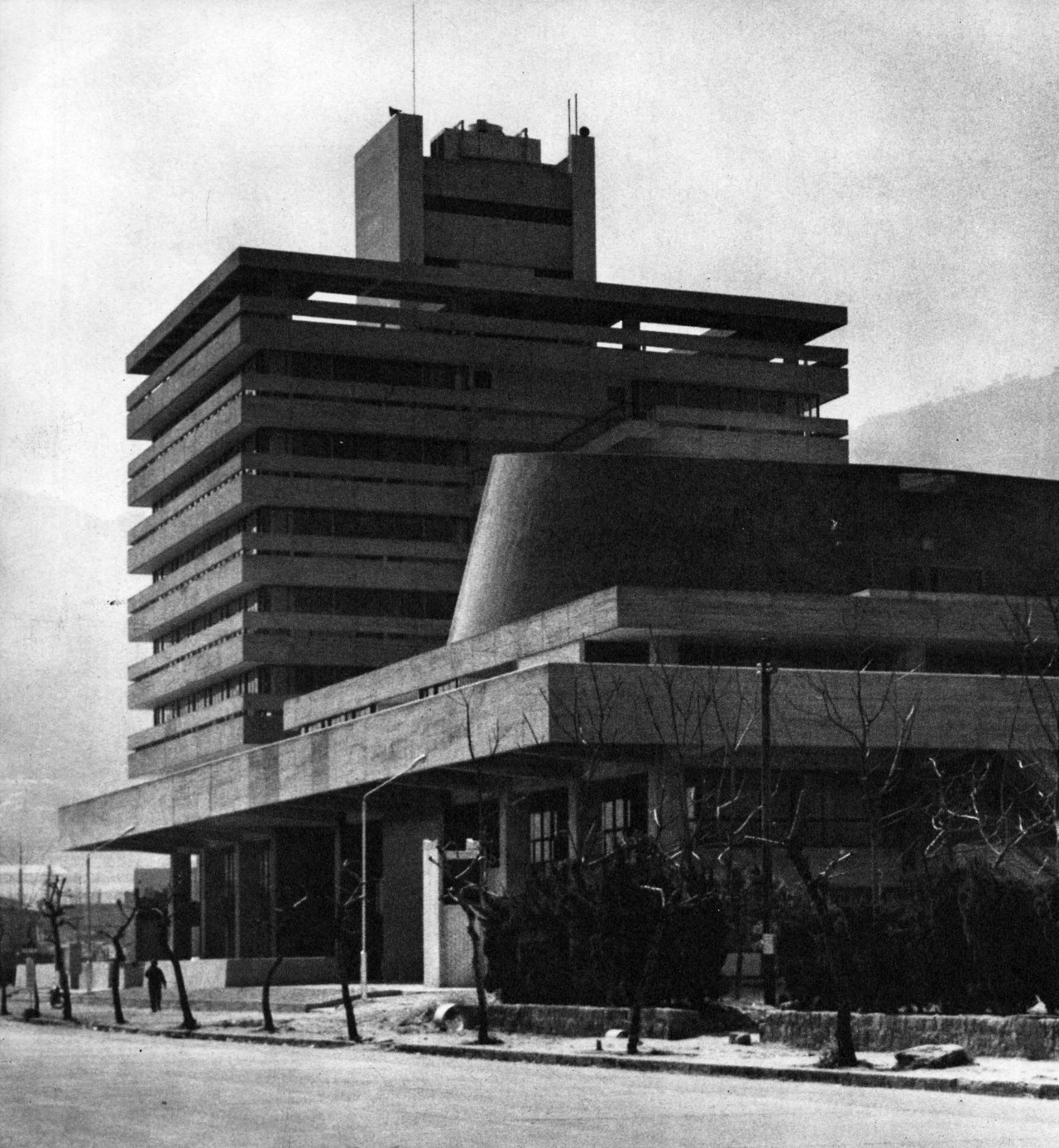 Archillect ID 370565