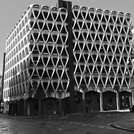 Archillect ID 370595