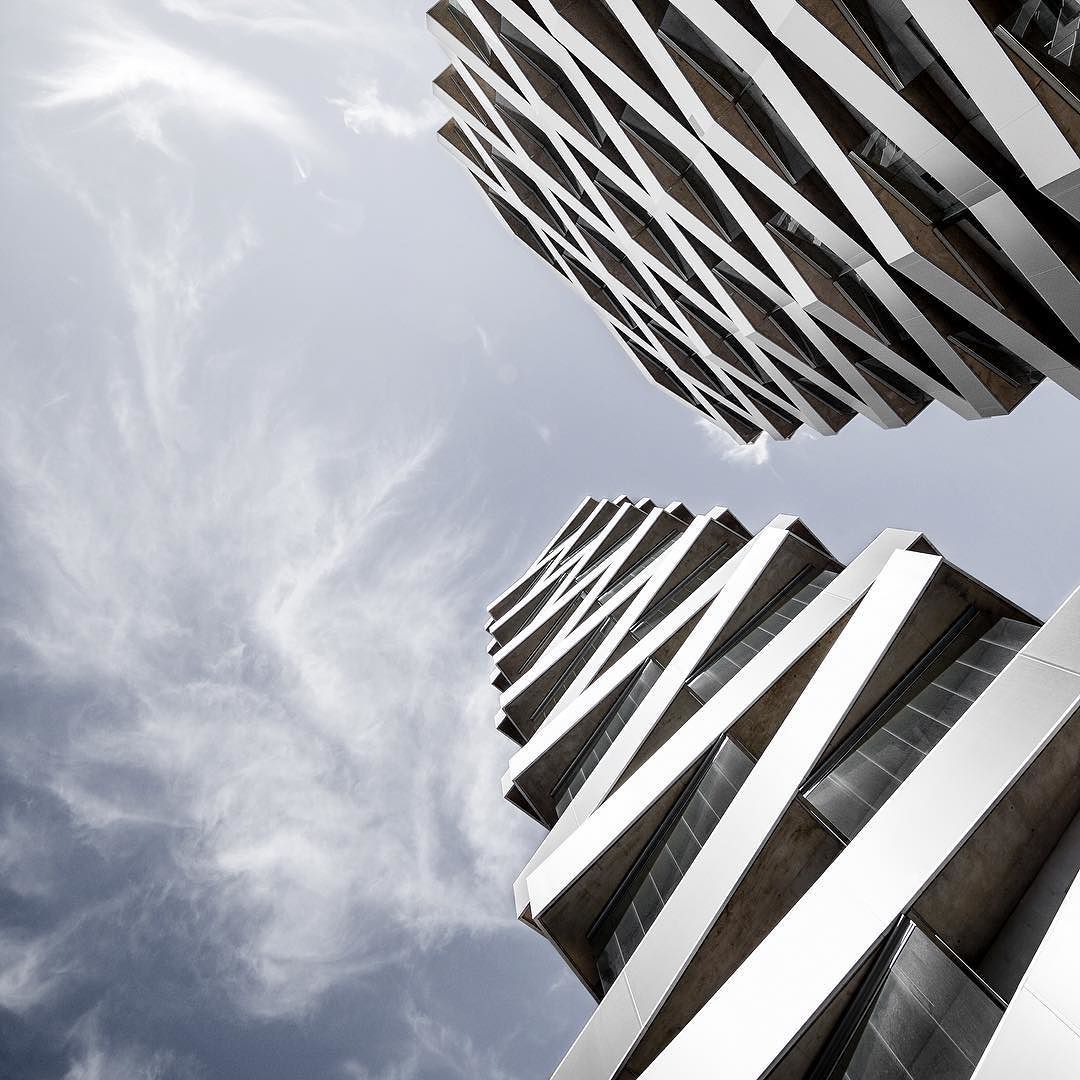 Archillect ID 370598