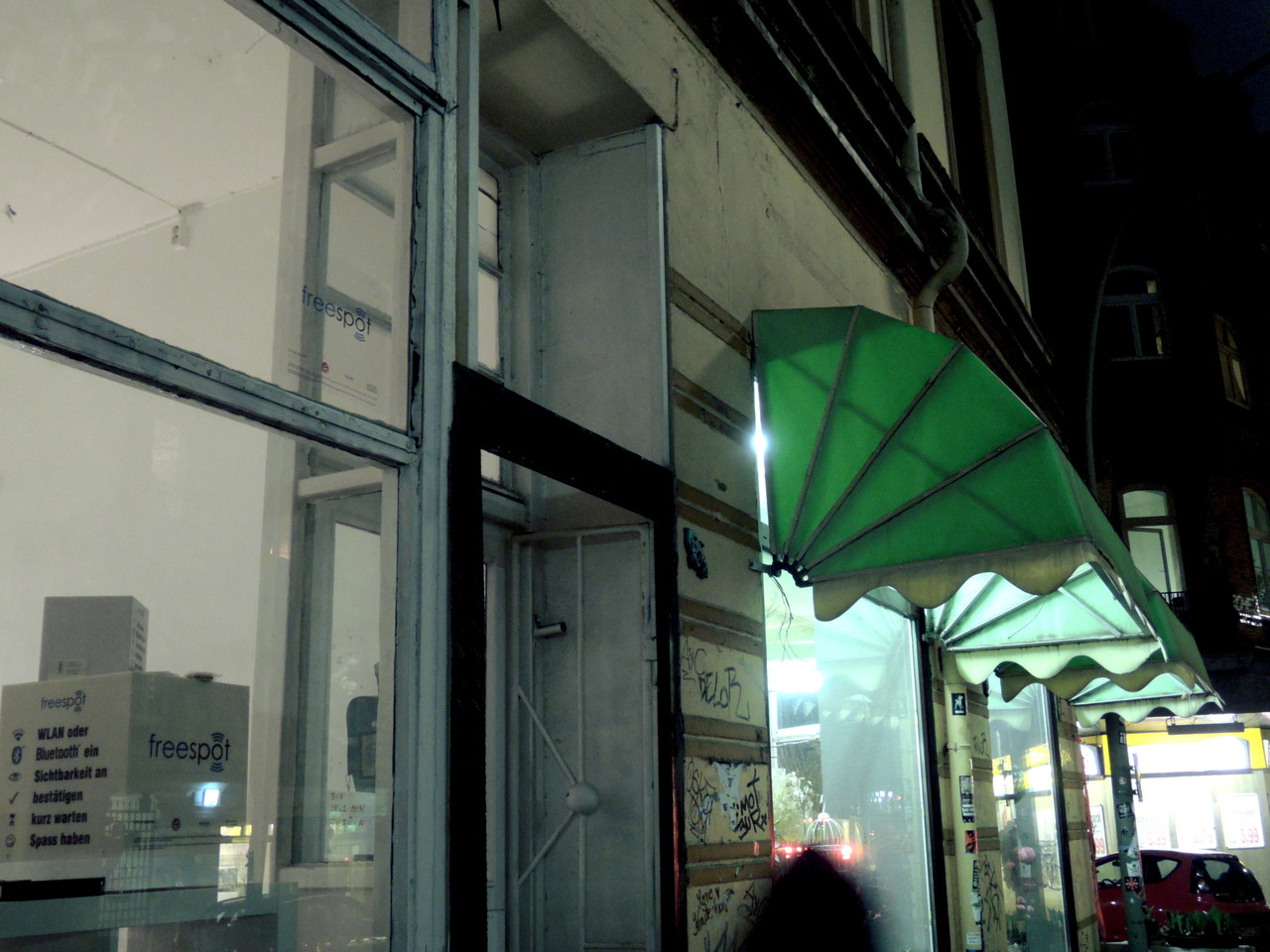 Archillect ID 370610