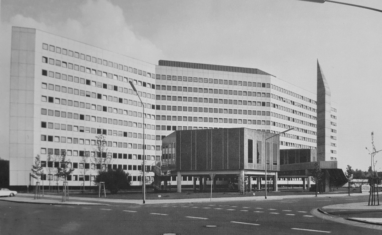 Archillect ID 370621