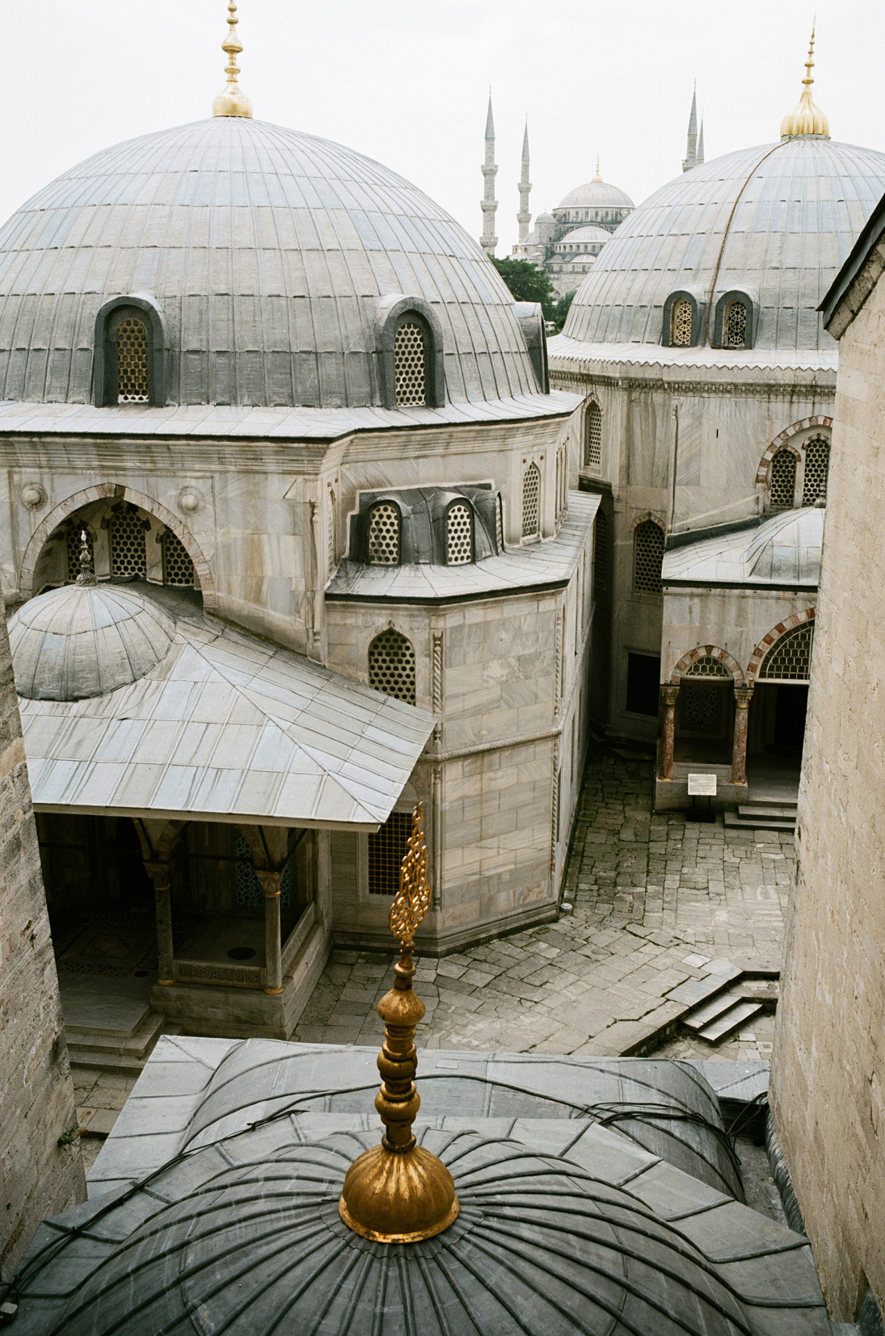 Archillect ID 370629