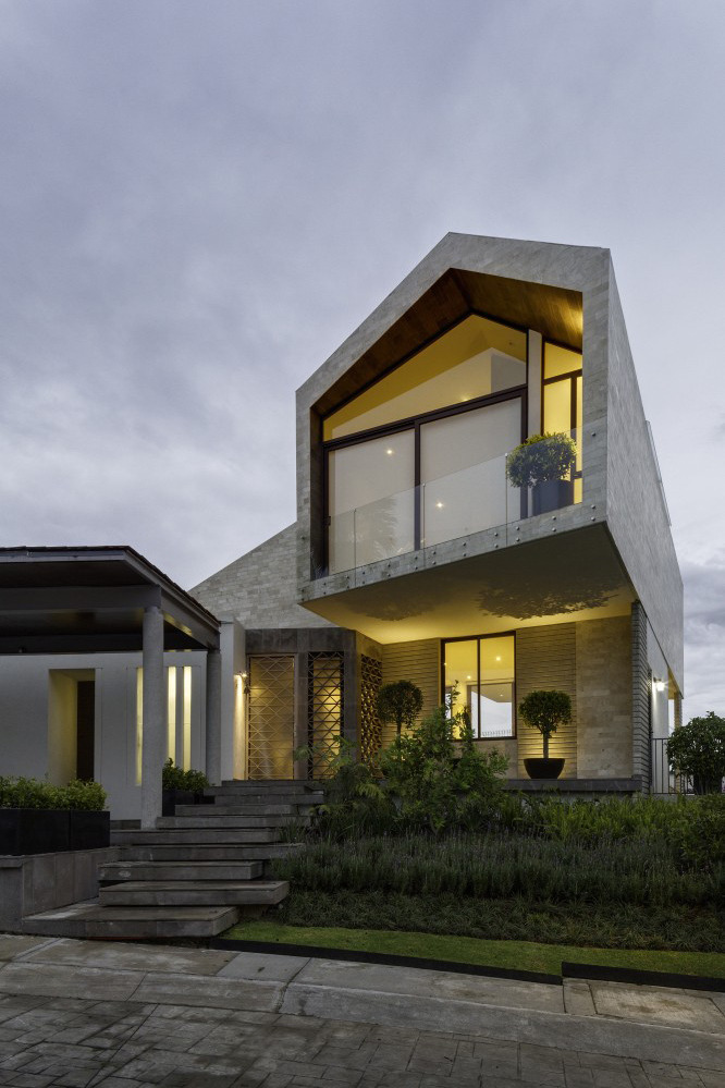 Archillect ID 370692