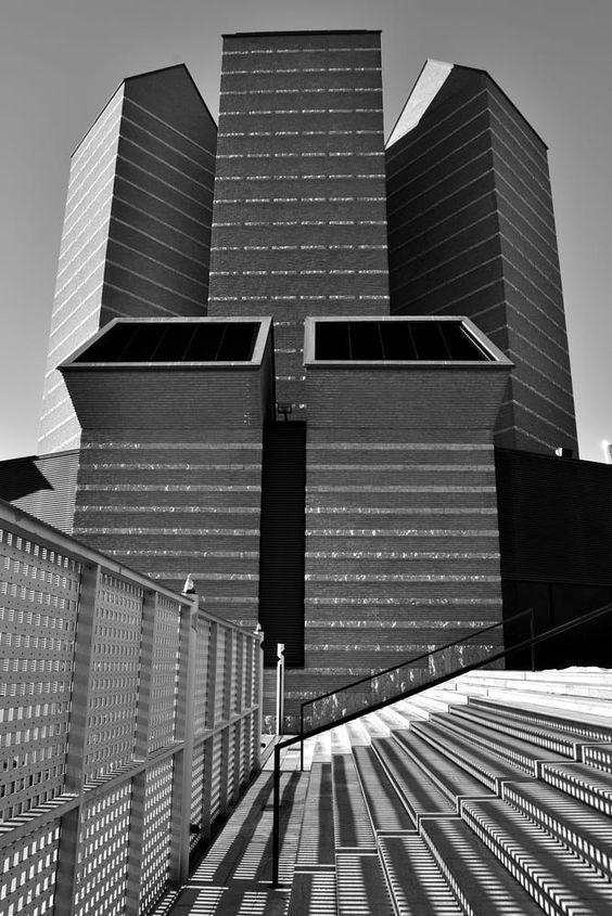 Archillect ID 370697