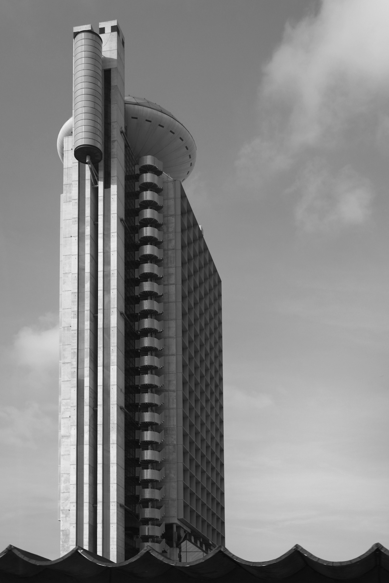 Archillect ID 370727