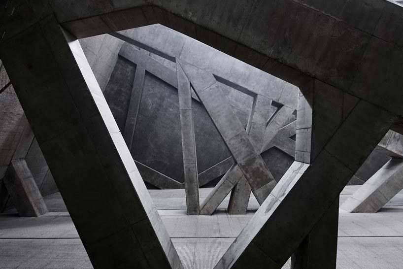 Archillect ID 370732