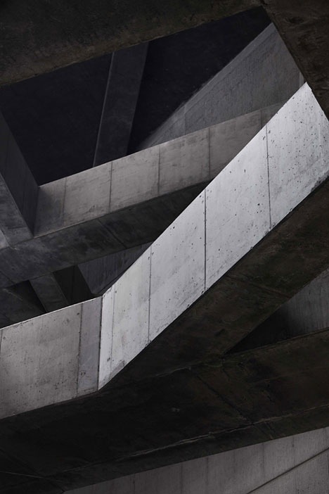 Archillect ID 370754