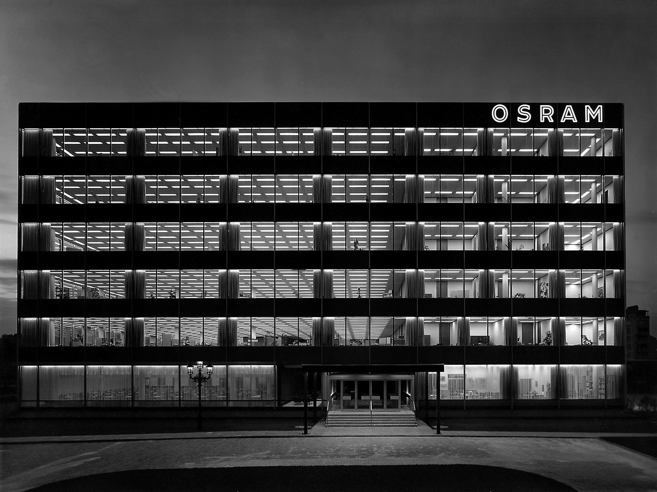 Archillect ID 370760