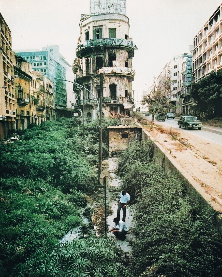 Archillect ID 370823