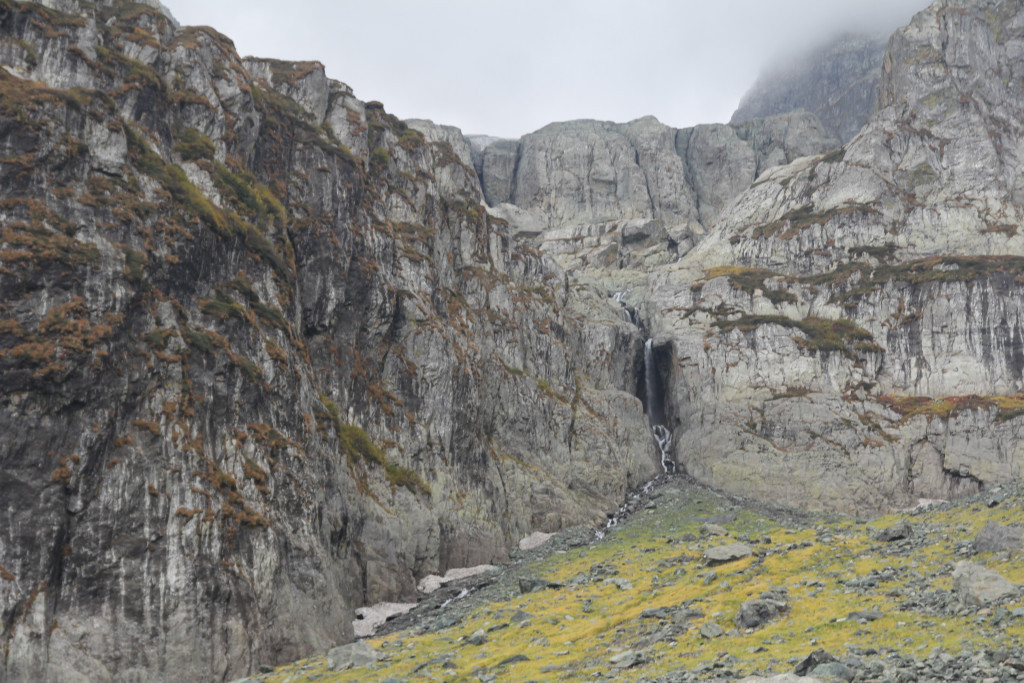 Archillect ID 370840