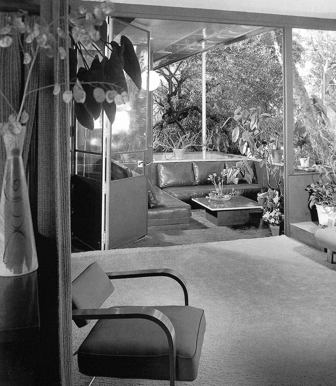 Archillect ID 370850