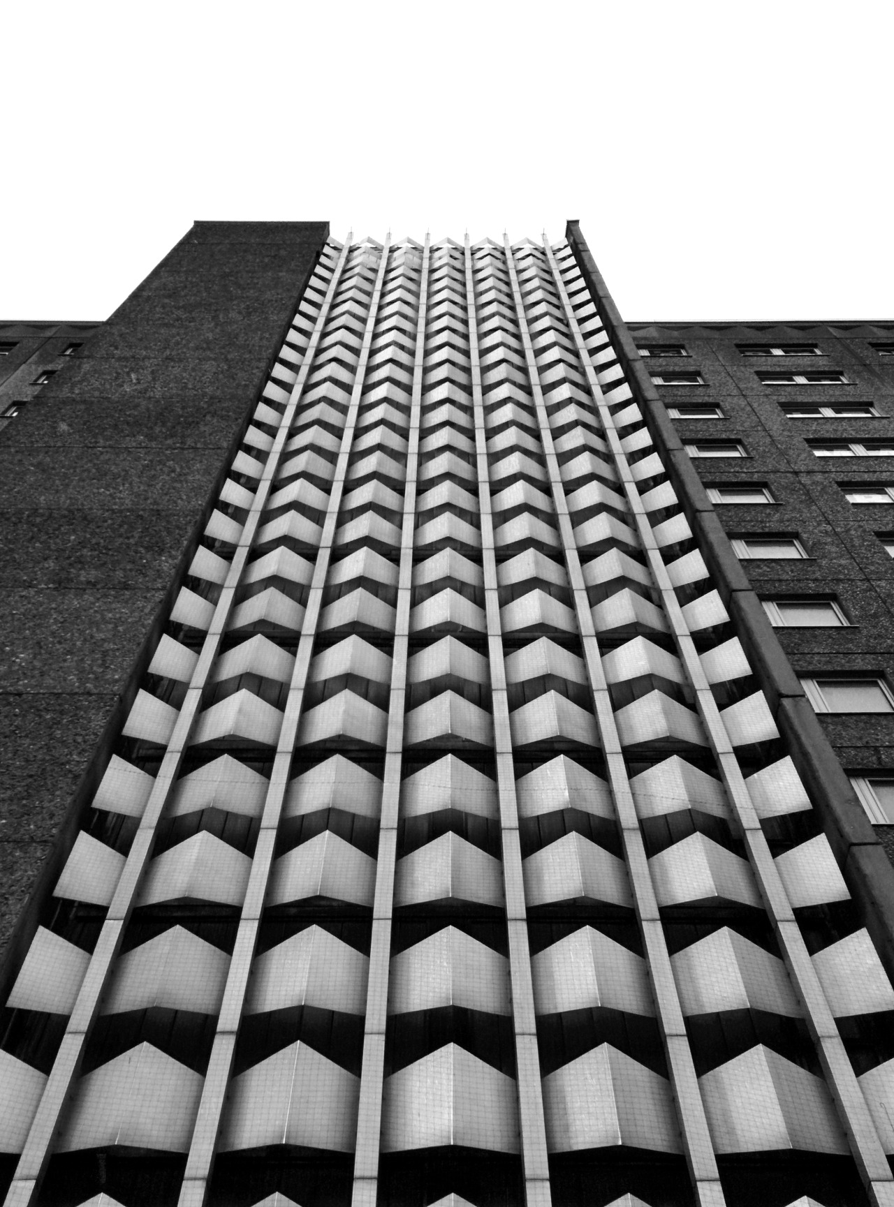 Archillect ID 370946