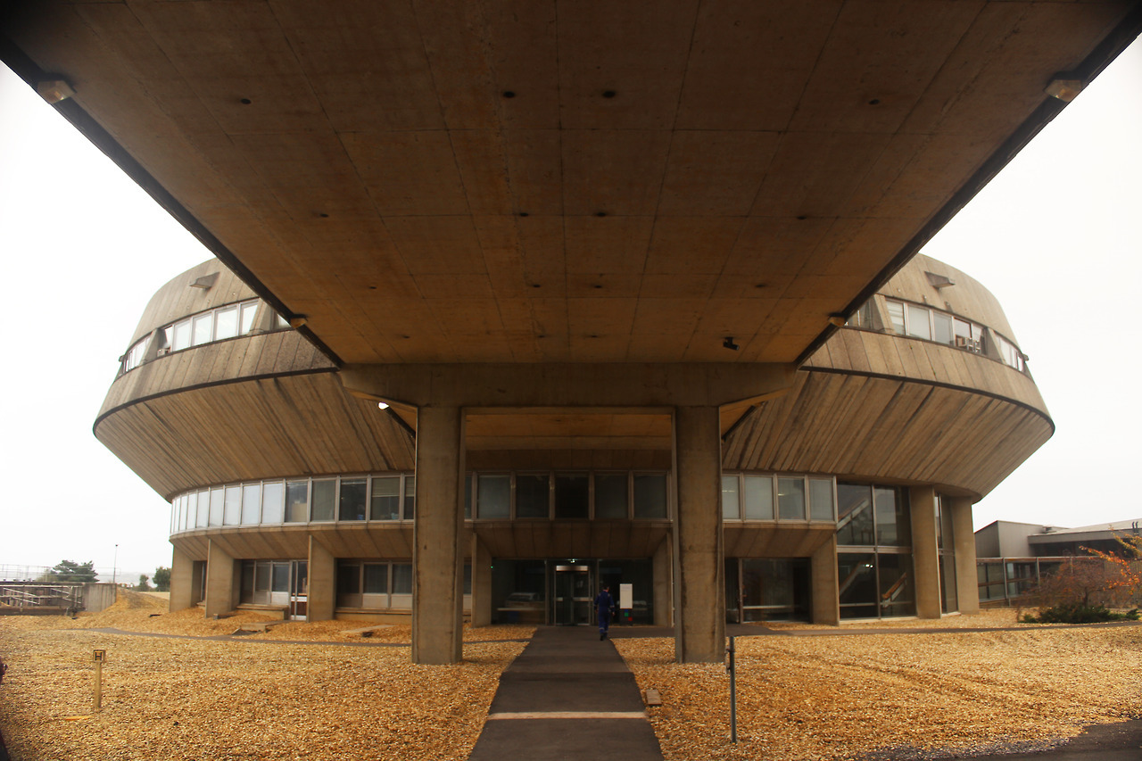 Archillect ID 370975