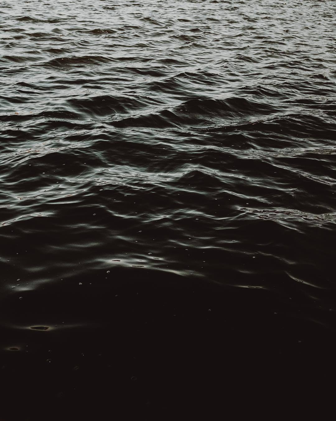 Archillect ID 371111