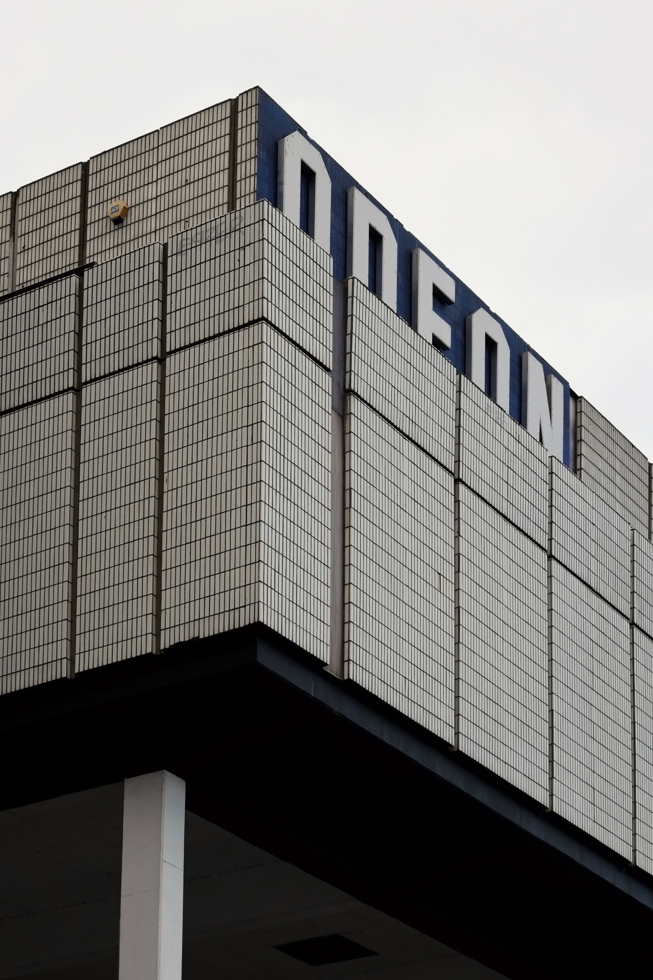 Archillect ID 371196