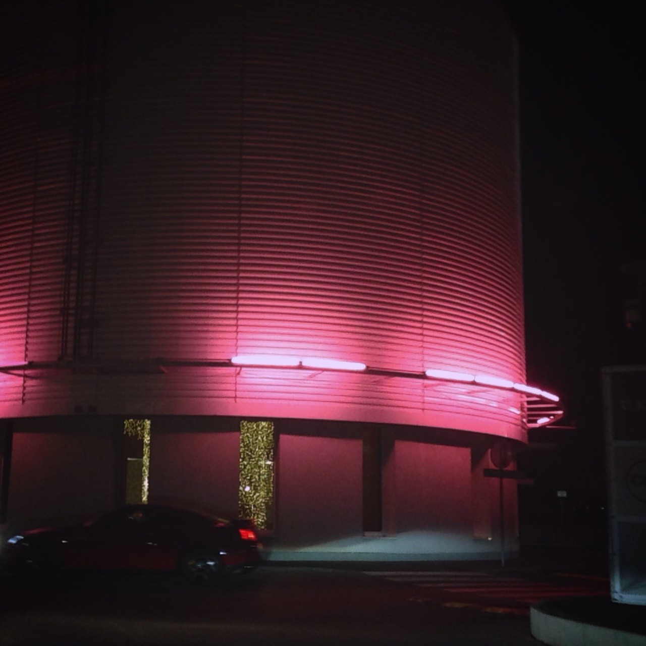 Archillect ID 371299