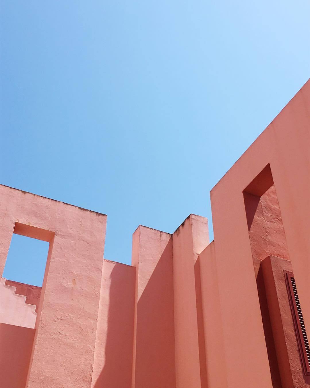 Archillect ID 371309