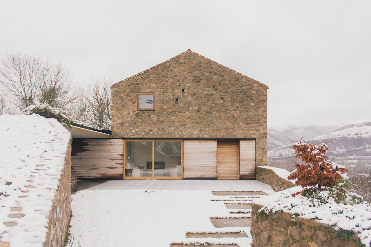 Archillect ID 371366