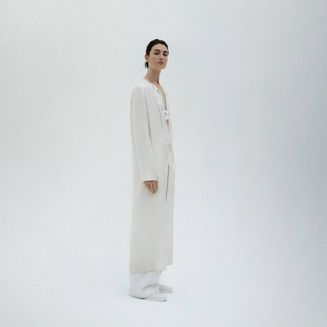 Archillect ID 371402