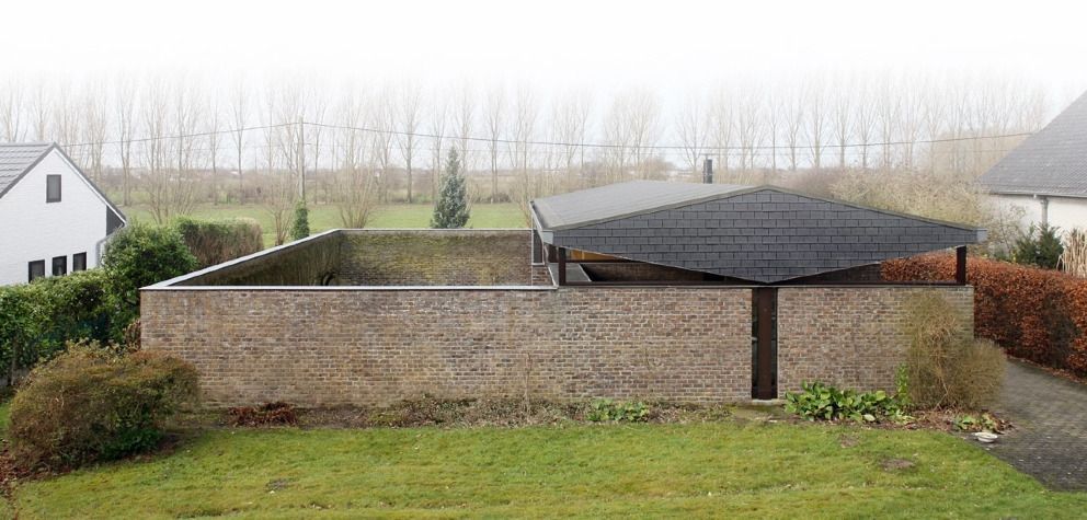 Archillect ID 371574