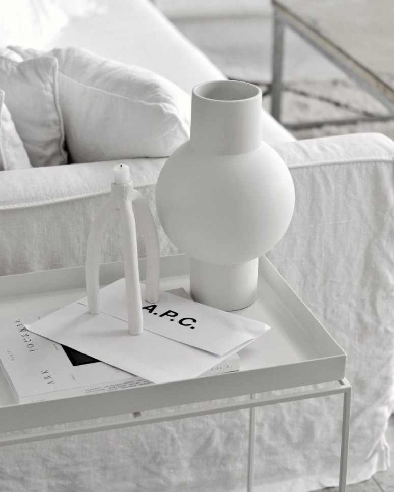 Archillect ID 371987