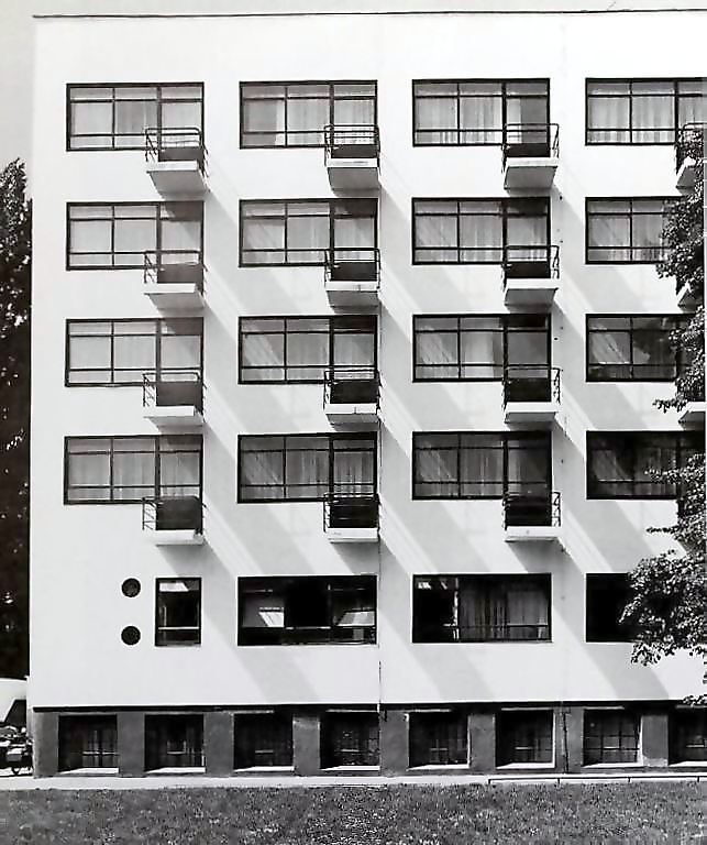 Archillect ID 372019