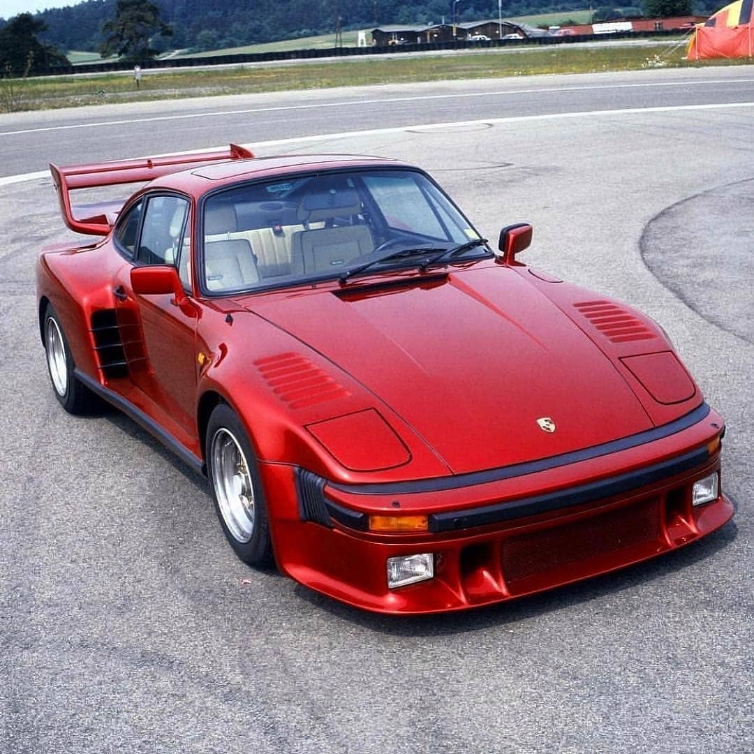 Archillect ID 372032