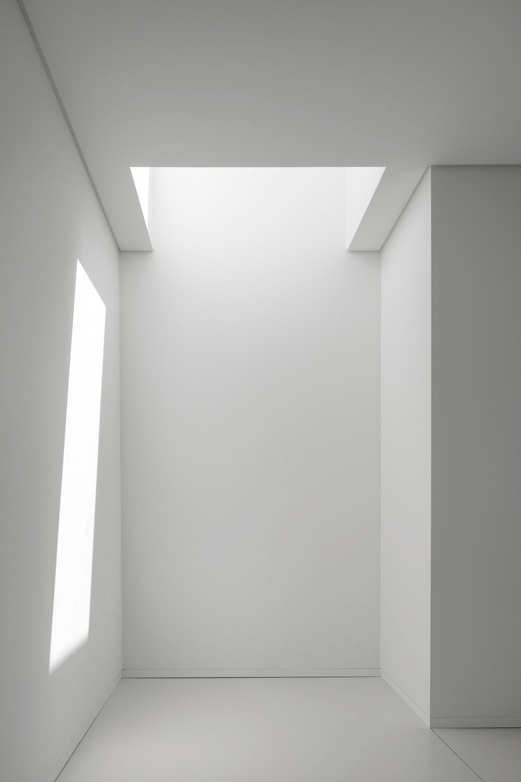 Archillect ID 372095