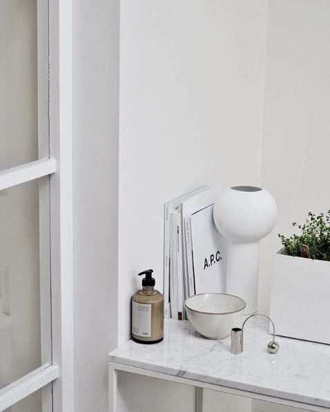 Archillect ID 372122