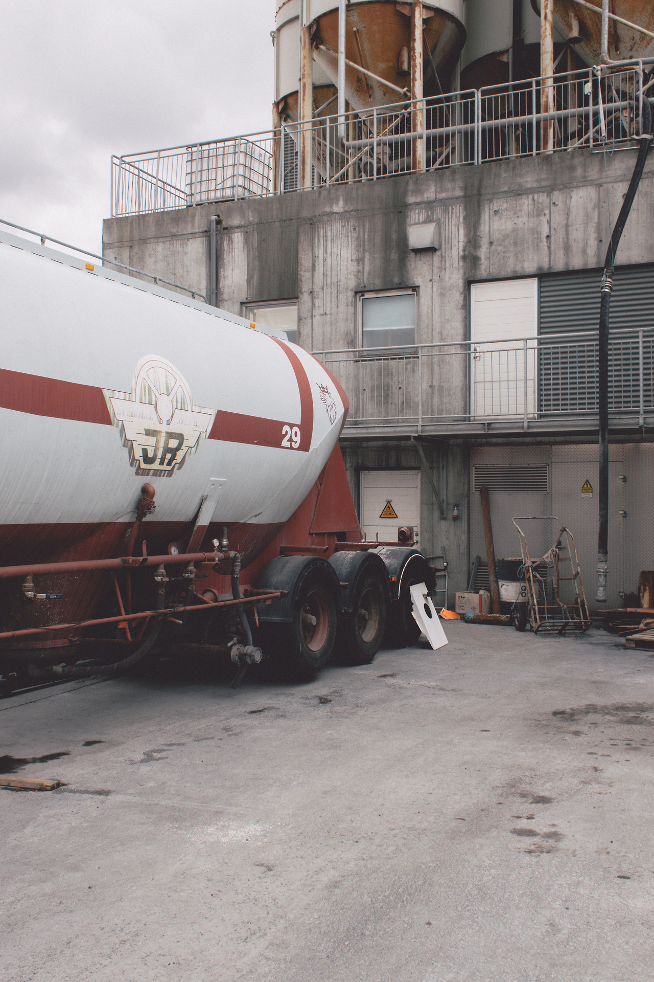 Archillect ID 372342