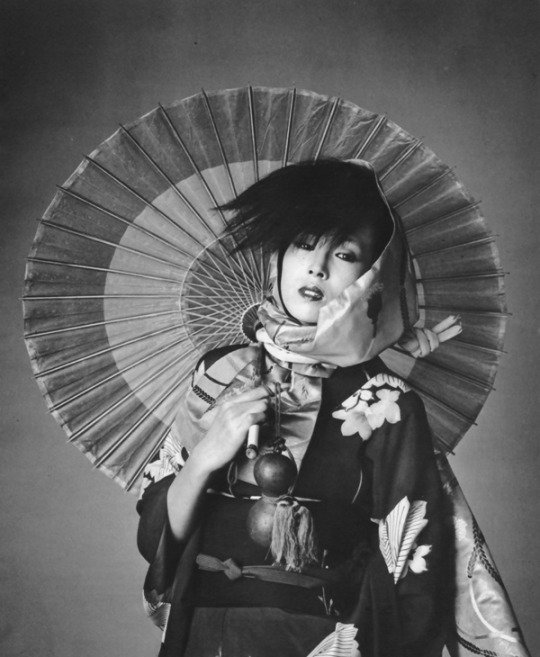 Archillect ID 372365