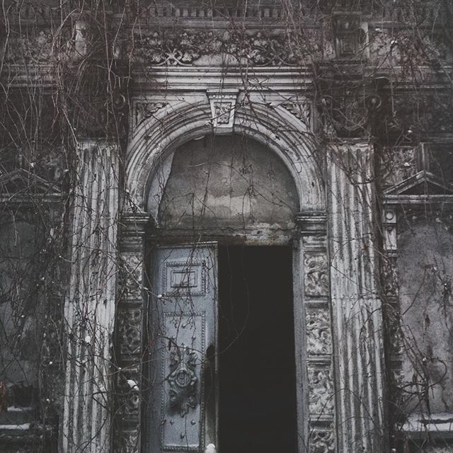 Archillect ID 372423