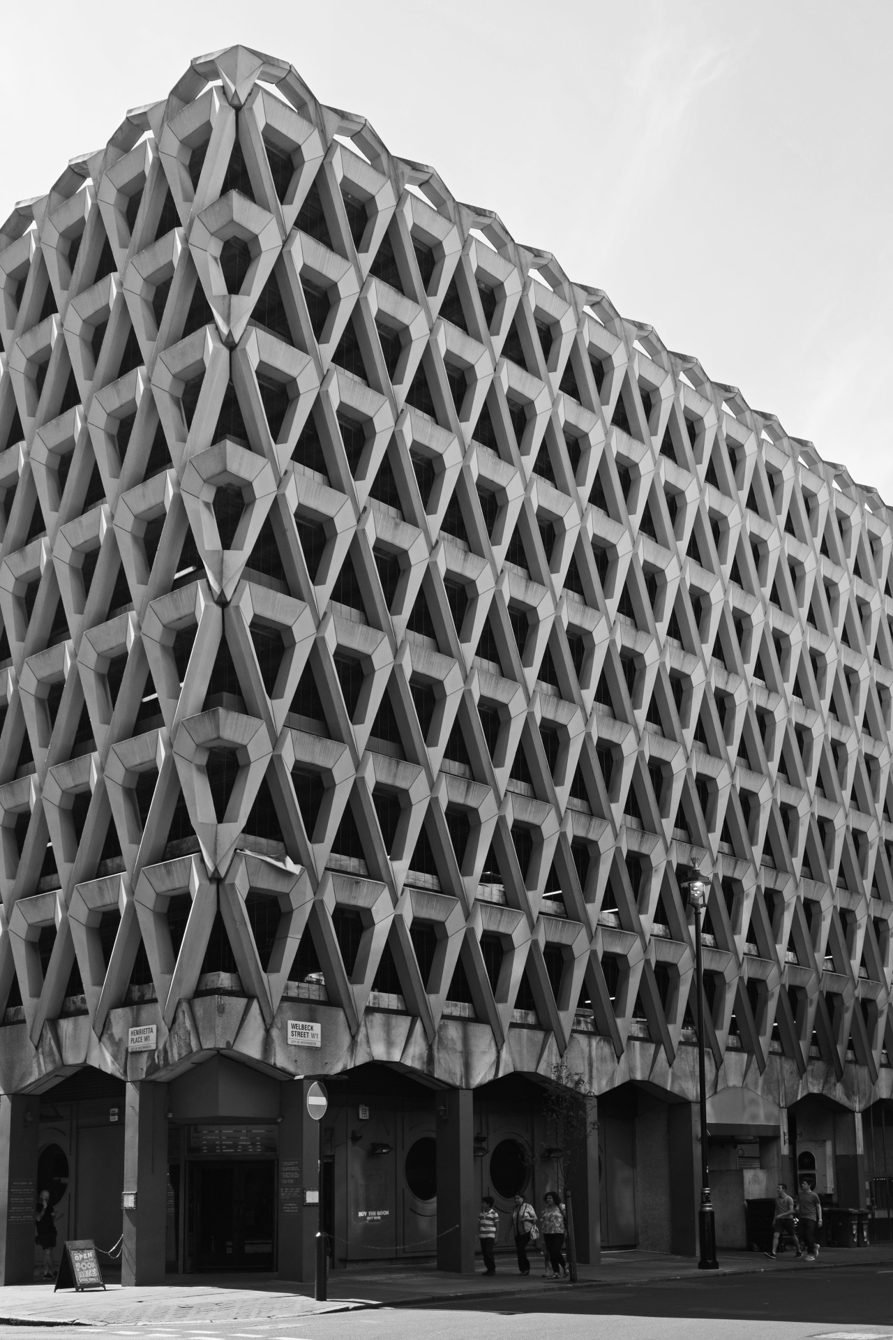 Archillect ID 372424