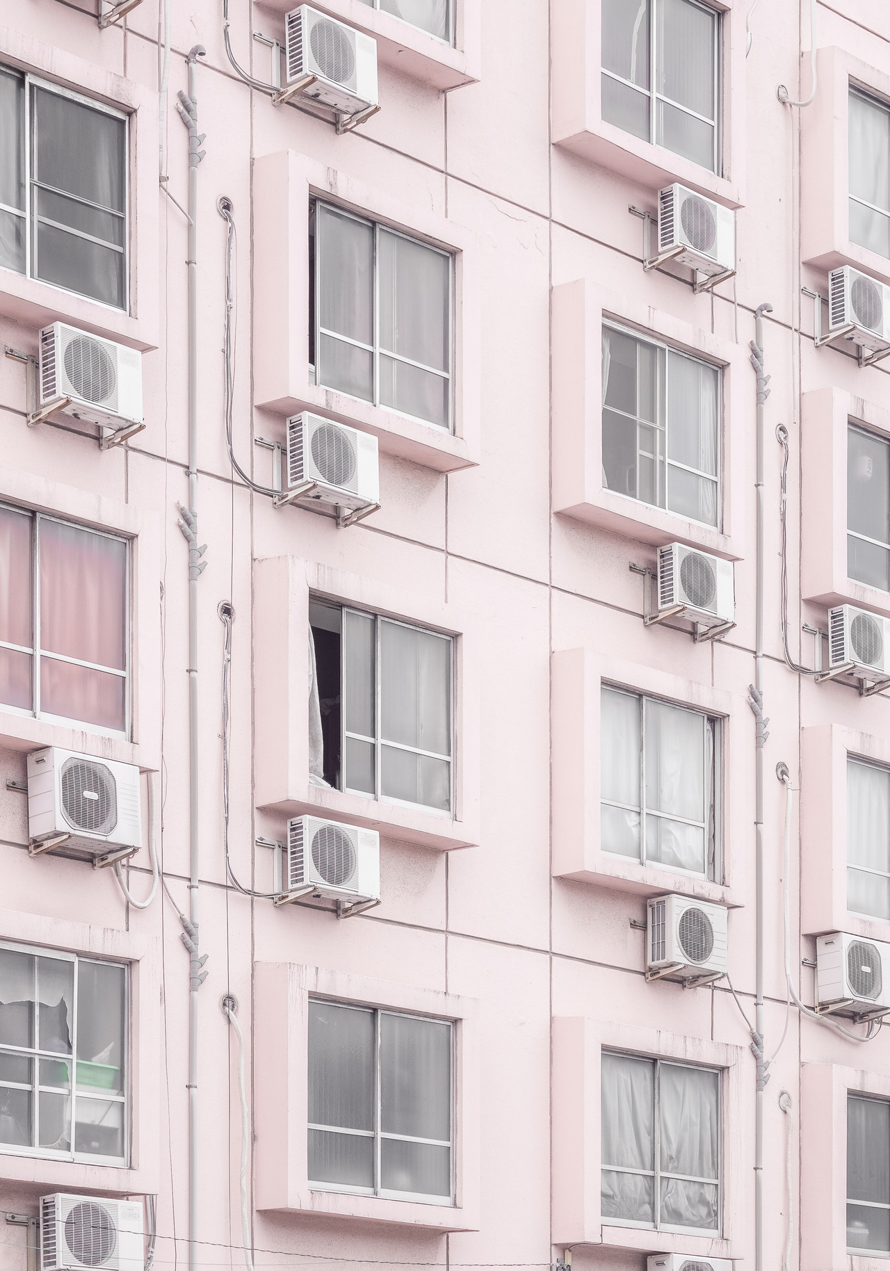 Archillect ID 372426