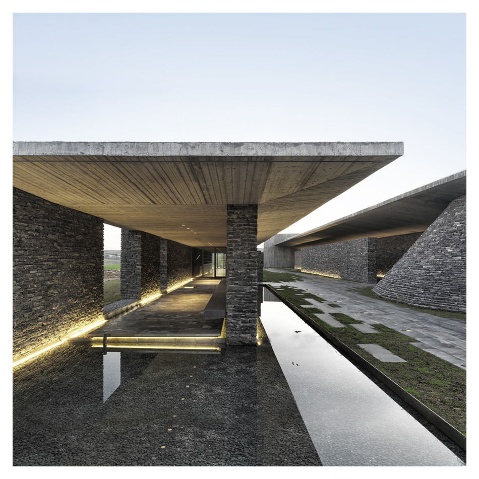 Archillect ID 372590