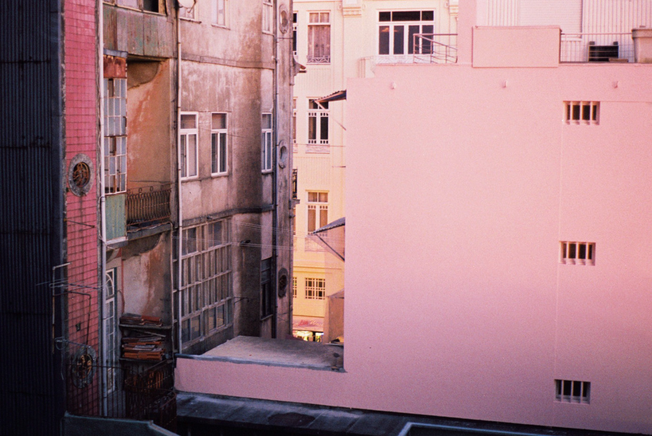 Archillect ID 372700