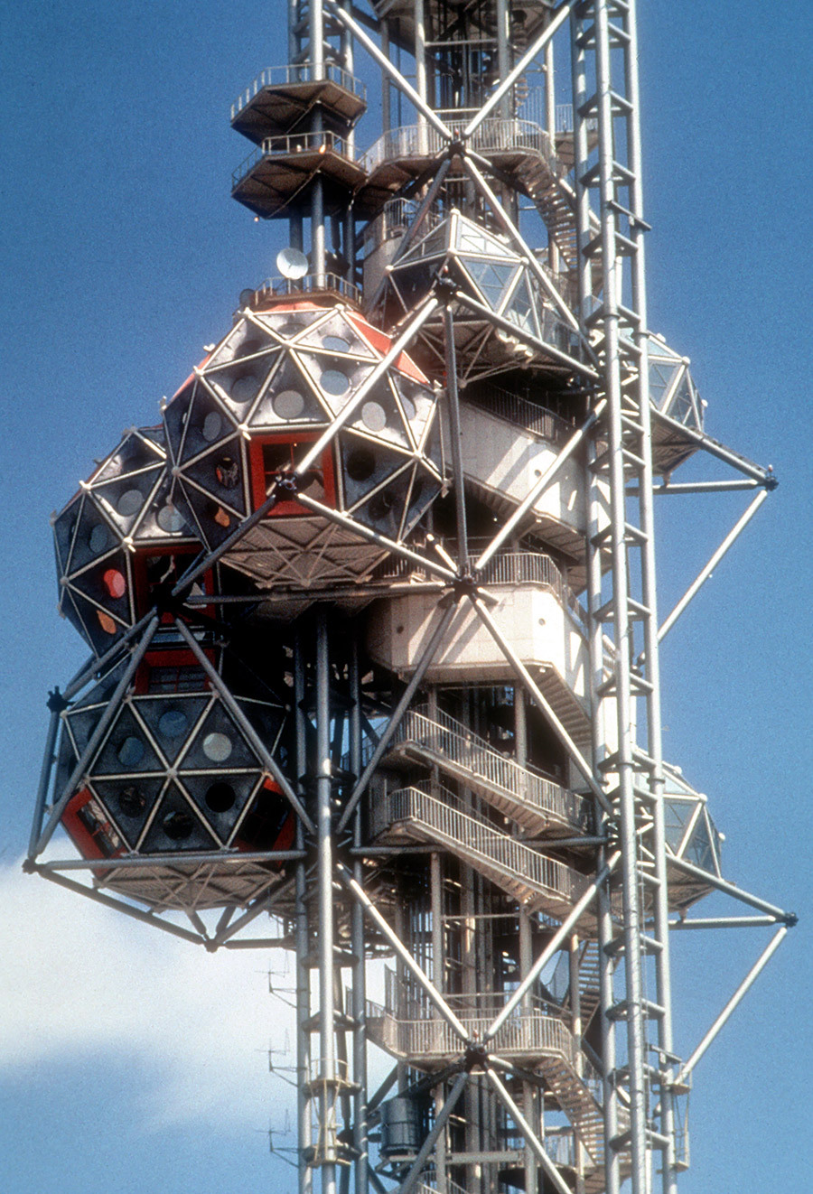 Archillect ID 372776