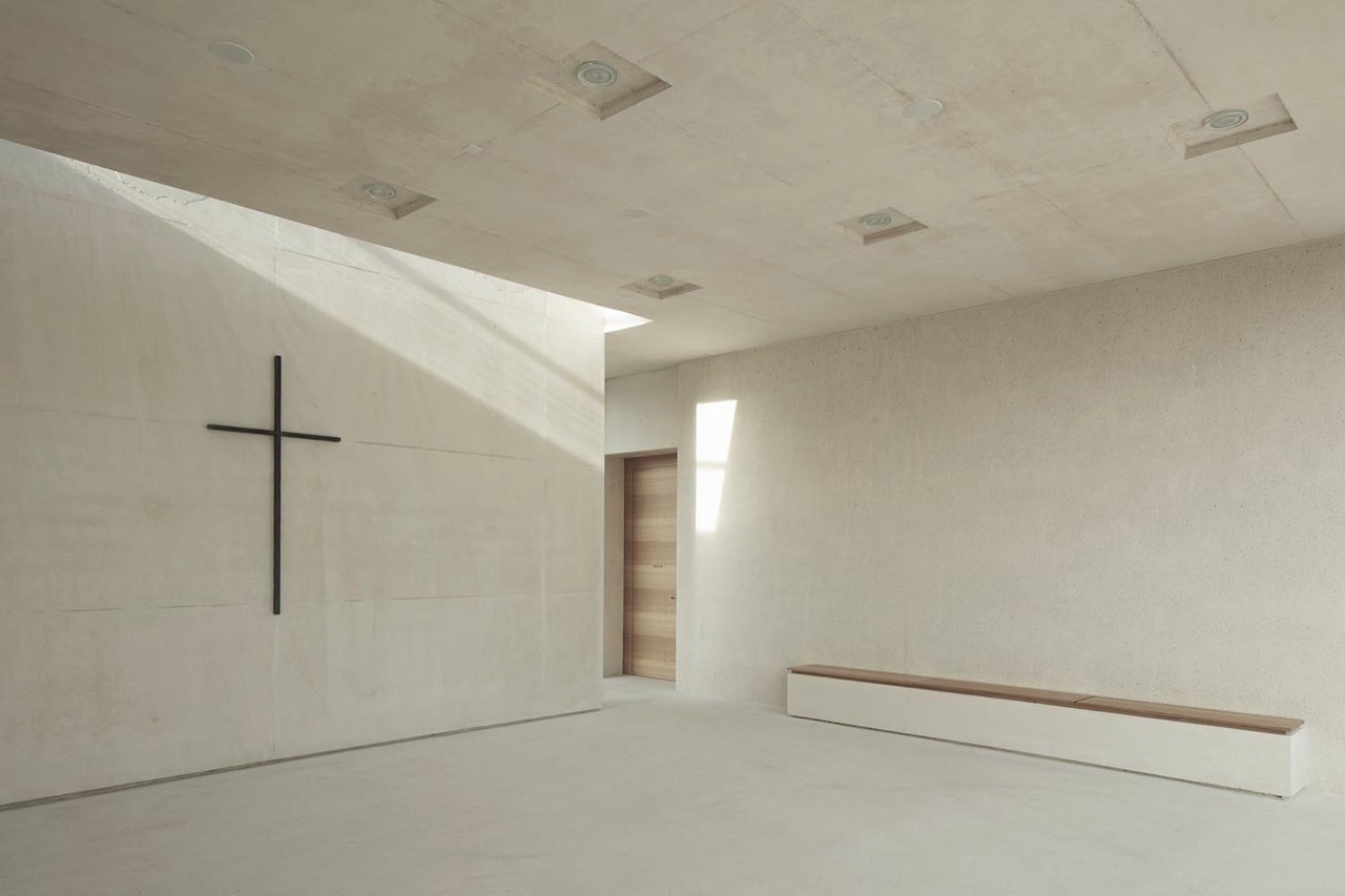 Archillect ID 372832