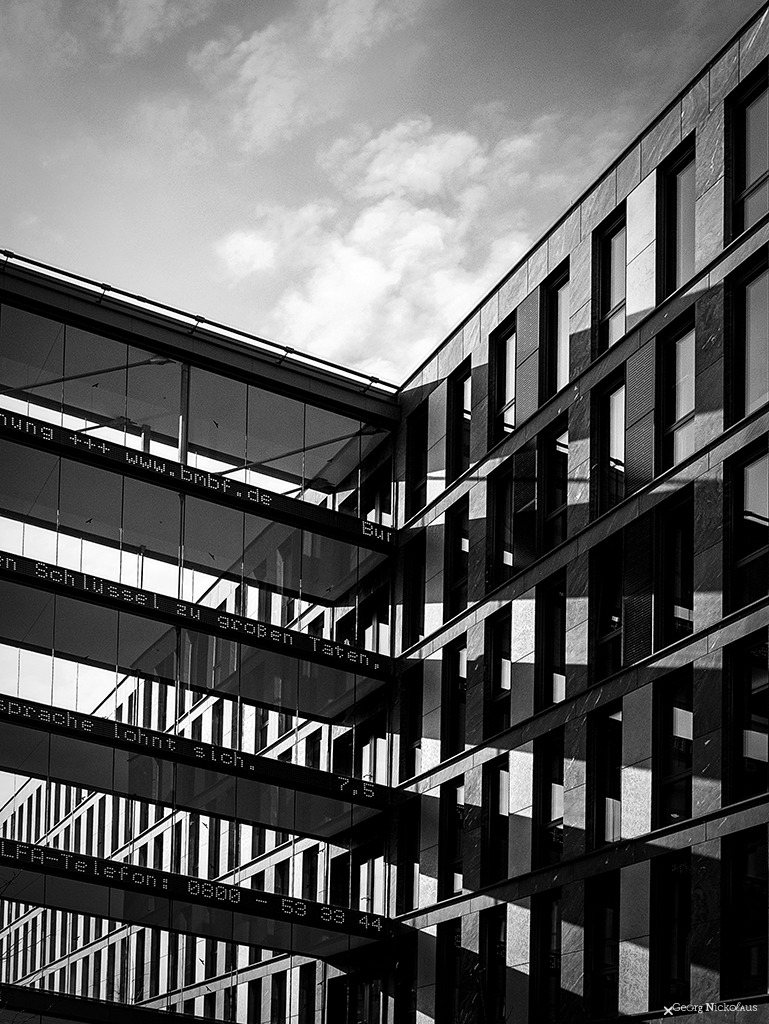 Archillect ID 372864