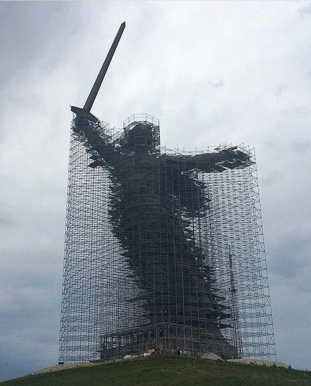 Archillect ID 373033