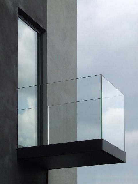 Archillect ID 373178