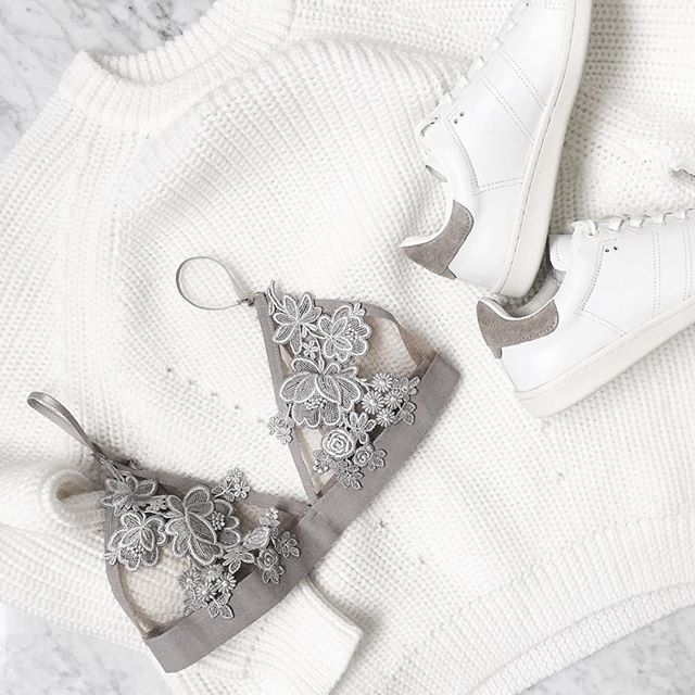 Archillect ID 373257