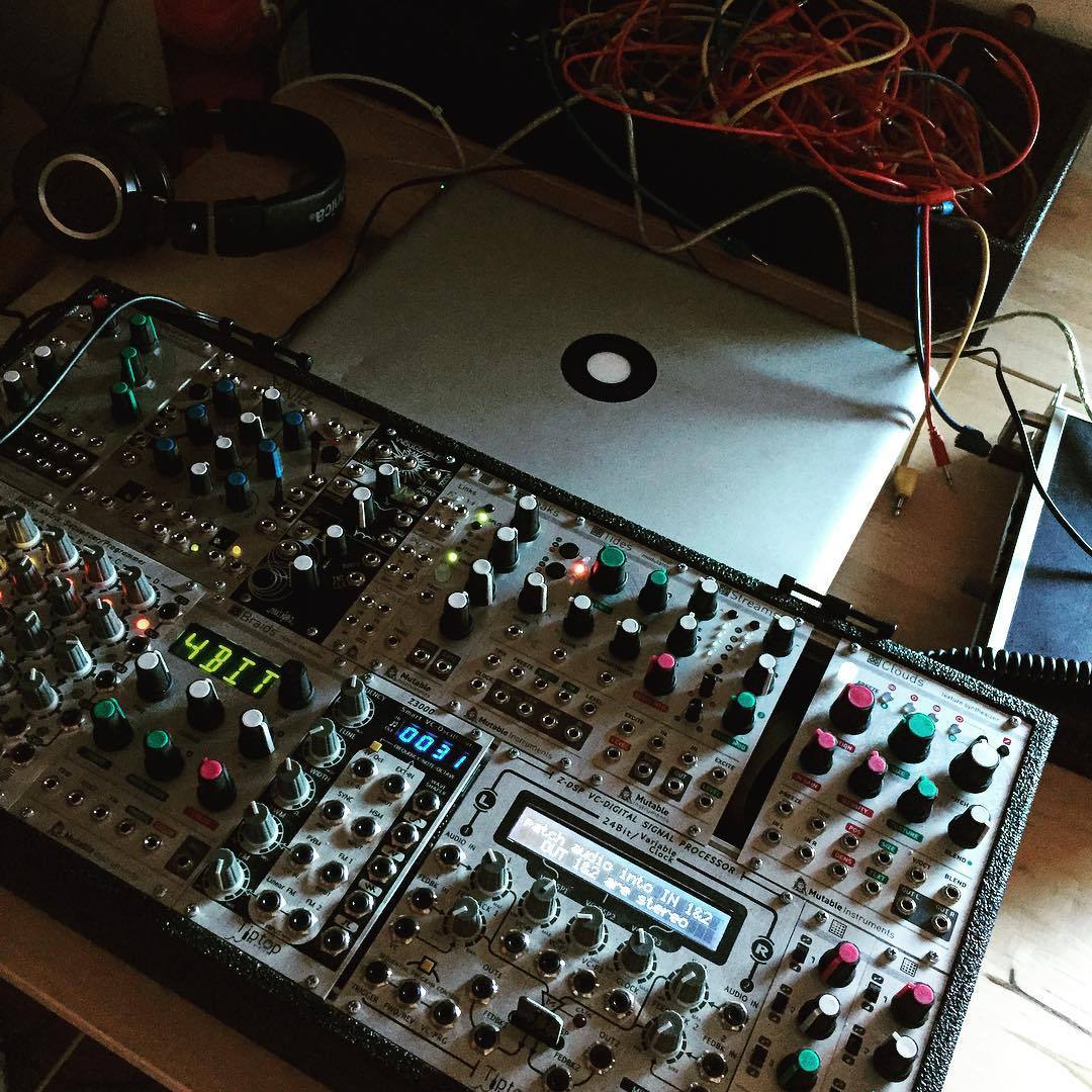 Archillect ID 373338