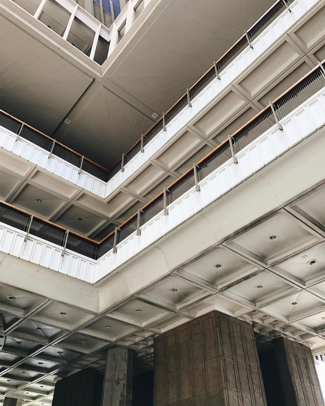 Archillect ID 373404