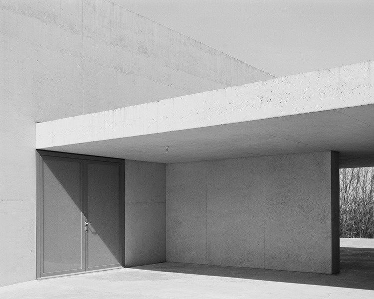 Archillect ID 373587