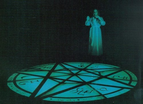 Archillect ID 373749