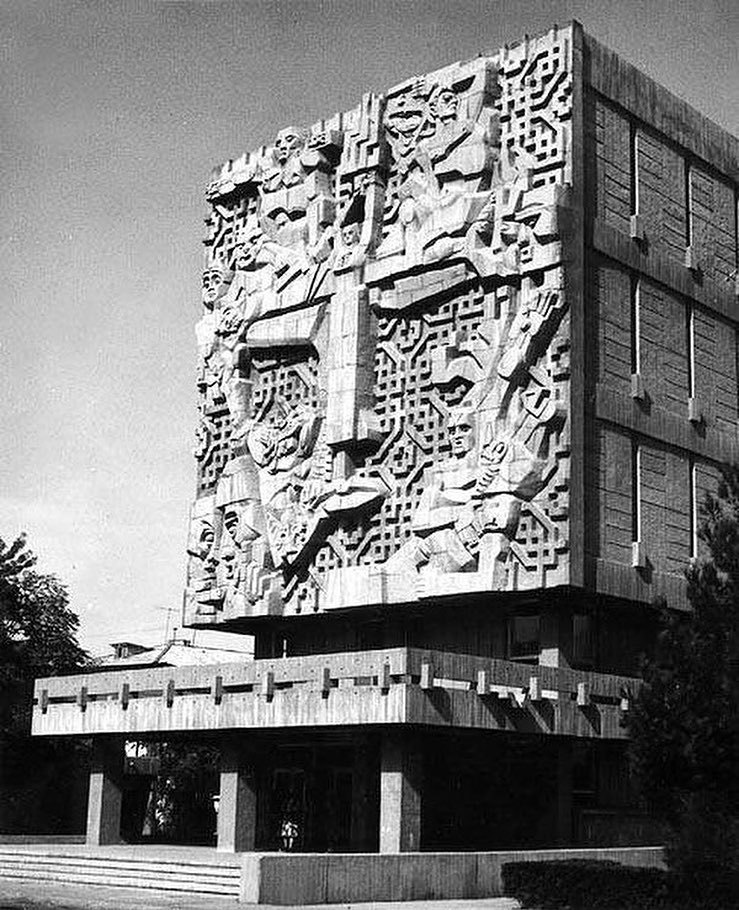 Archillect ID 373768