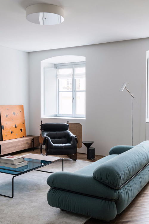 Archillect ID 373818