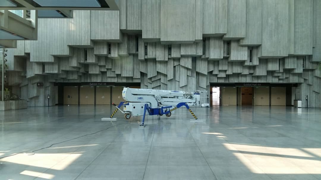 Archillect ID 373859